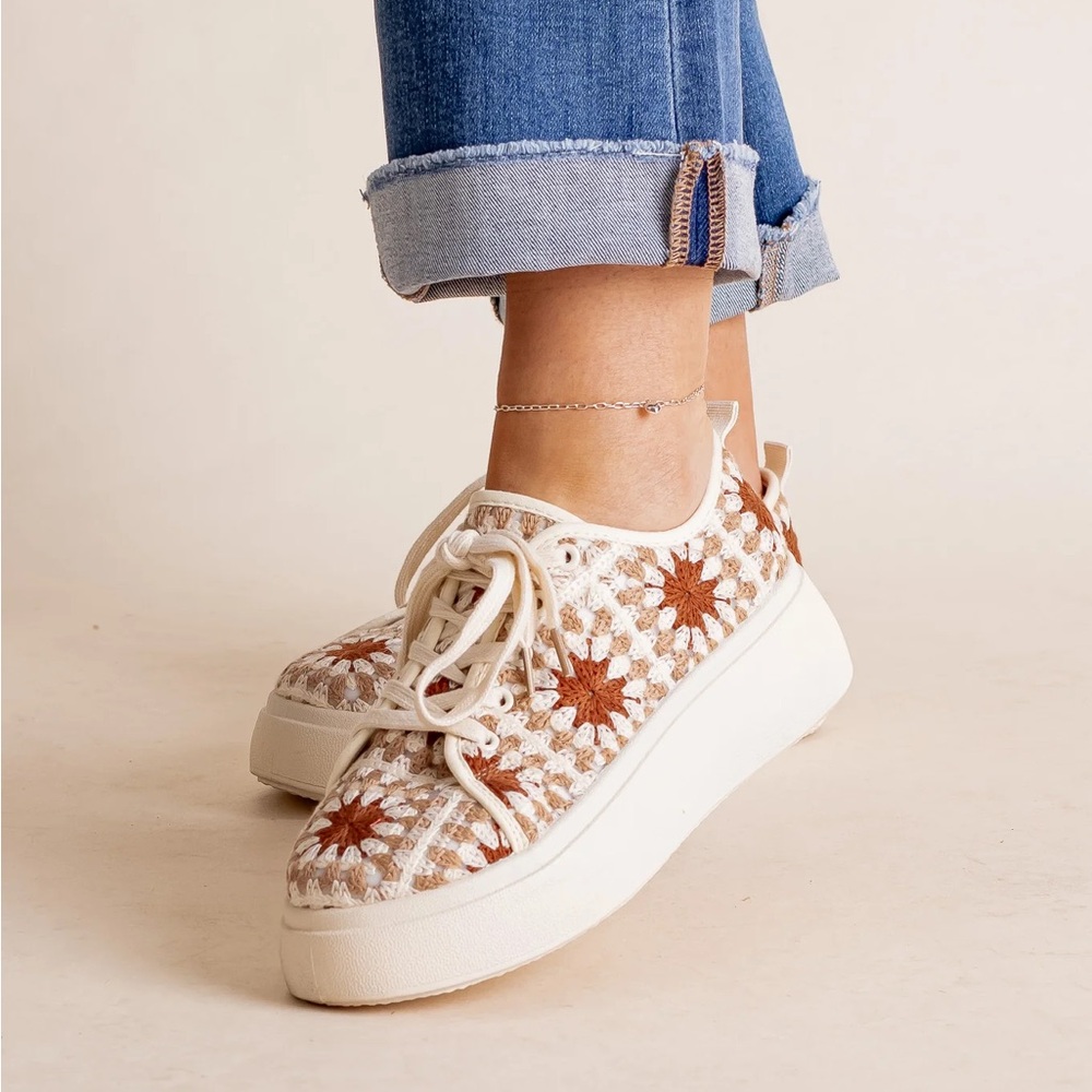 Crochet Platform Shoes - Picture 5 of 12